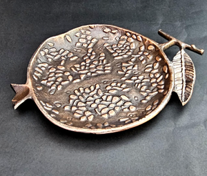 High-quality Aluminum Serving <b>tray</b> with Deep Interiors and Smooth Edges Perfect for Serving <b>Large</b> Portions at Family Gatherings - Product Image 6
