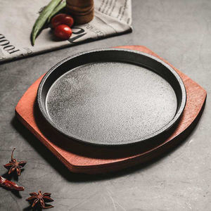 Base de poêle ronde en bois de haute qualité avec poignées, plateau de service en bois résistant à la chaleur pour poêles en fonte et poêles à paella - Product Image 6