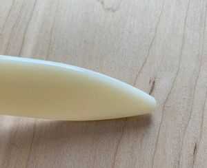 Plioir en os naturel pour reliure, finition polie |   Souvenir et outil - Product Image 2