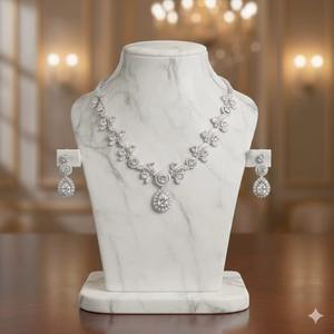 Conjunto de Collar y Pendientes de Latón Hechos a Mano de Primera Calidad para Mujer, Joyería Tradicional India para Novias, Disponible para la Venta - Product Image 4