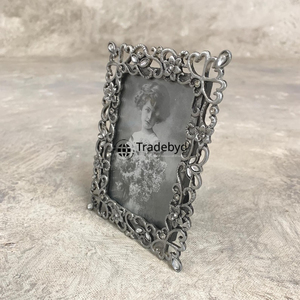 Elegante Marco de Fotos Metálico de Lujo para Mesa, Exhibición de Imágenes Decorativa de Tradebyd - Product Image 5