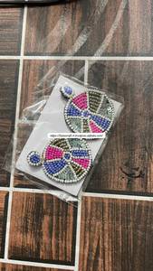 Boucles d'oreilles brodées de perles les plus vendues, parfaites pour les tenues décontractées et festives, disponibles en grande quantité - Product Image 6
