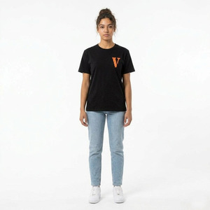 Camiseta Negra de Manga Corta para Hombre con Estampado de Logotipo V Naranja en la Espalda, Corte Regular Informal, Cuello Redondo, Algodón Jersey - Product Image 4