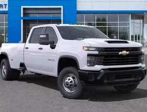 Chevrolet Silverado 3500HD WT 2024 Usada en Buen Estado - Product Image 1