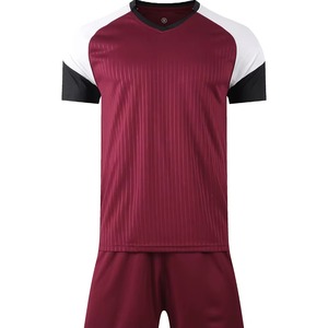 Uniforme de Fútbol Personalizado al por Mayor, Diseño Frontal Personalizado, Malla Transpirable de Secado Rápido, Sublimación Completa, Patrón Sólido, Automatizado - Product Image 4