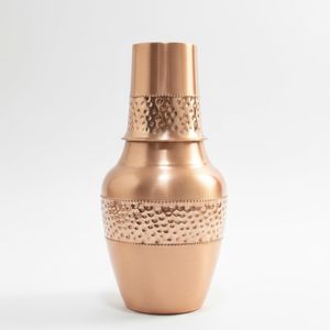 Carafe artisanale en cuivre pur, design classique, couvercle en cuivre, 1000 ml, col long, martelé, écologique, portable, Reine - Product Image 1