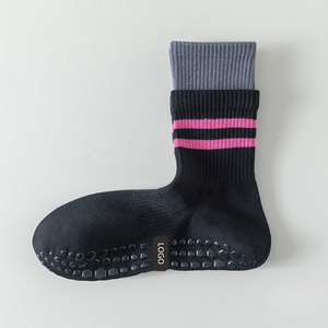 Chaussettes de yoga personnalisées pour femmes avec volants et logo, antidérapantes, pour la gym et le Pilates, avec logo personnalisé - Product Image 5