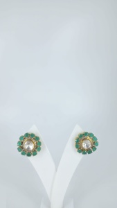 Pendientes de Moda Premium con Baño de Rodio, Piedra Verde y Diseño Kundan, Joyería de Lujo para Mujer - Product Image 3