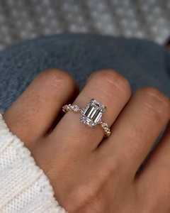 Bagues de fiançailles en diamant minimalistes, bijoux fins pour anniversaire, solitaires taille émeraude, or massif 10K 14K 18K, fabriquées en laboratoire, par le fabricant - Product Image 5