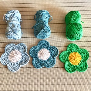 Sous-verres en feutre non tissé faits main avec fleurs au crochet, à coudre, taille personnalisée, dessous de pot en peluche à motif floral, décoration d'intérieur, protection pour tasses et mugs - Product Image 5