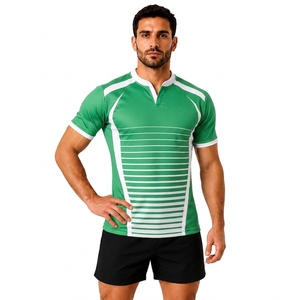 Maillot de rugby à manches courtes rayé vert pour homme, col en V, tissu respirant, idéal pour les entraînements sportifs en équipe - Product Image 1