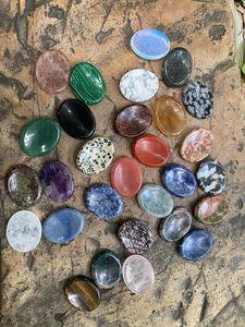 Piedras de Cristal Natural Pulido para Sanación, Reiki, Ecológicas, Piedras de la Preocupación, Piedras de Pulgar de Gemas Múltiples, Estilo Feng Shui Hechas a Mano, Venta al por Mayor - Product Image 3