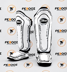 Protège-tibias blancs et noirs, nouveaux modèles les plus vendus, équipement de protection professionnel MMA Boxe OEM pour le combat et le sparring, tous designs - Product Image 1