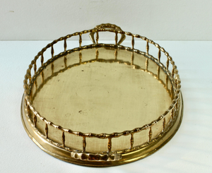 Plateau décoratif ovale en laiton avec poignées en bambou, artisanat traditionnel en métal, plateau de service pour la décoration de la maison - Product Image 2