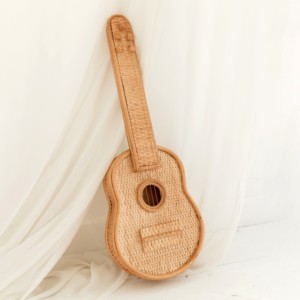Guitarra de juguete de ratán tejida a mano para la educación musical de los niños, juguetes musicales para niños, guitarras de juego de alta calidad - Product Image 1