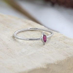 Bague Solitaire en Argent Sterling 925 avec Rubis Naturel Taille Marquise, Pierre de Naissance pour Femme, Bijou Fin Minimaliste en Pierre Rouge, Vente en Gros - Product Image 1