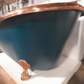 Bañera de Cobre de Estilo Antiguo con Exterior Azul Verdoso y Patas de Cobre Sólido para Interiores de Primera Calidad - Product Image 4