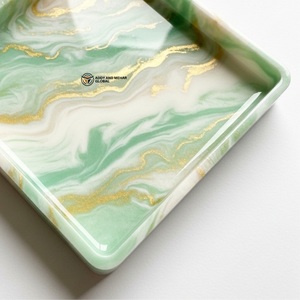 Plateau de rangement en résine motif marbre vert de luxe, fait main, avec veines dorées, plateau décoratif pour bijoux, plateau carré en résine artisanale - Product Image 3