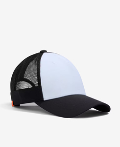 Casquette de baseball ajustable grise personnalisée à 6 panneaux, avec logo R brodé rouge marine sur le panneau avant, unisexe, sportive, respirante, en PU - Product Image 5