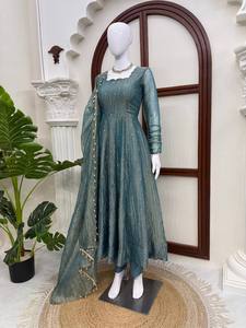 Elegante Traje Anarkali Verde Largo hasta el Suelo con Bordado para Mujer, Ropa Tradicional India y Pakistaní para Bodas, Ajuste Holgado, Seda Salsa de Secado Rápido - Product Image 2