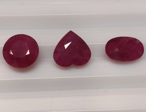 พลอยทับทิมธรรมชาติทรงกลมรูปหัวใจและทรงแปดเหลี่ยมสำหรับทำแหวน - Product Image 1