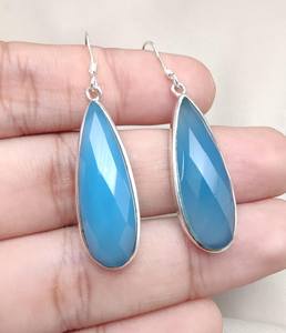 ต่างหูทรงหยดน้ำแคลซิโดนีสีน้ำเงินธรรมชาติ รับรองโดย GIA เงินแท้ 925 สไตล์โบโฮ - Product Image 5