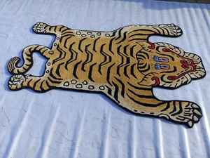 Alfombra KNOT RUG hecha a mano con lana de alta calidad, diseño moderno con motivos animales, ecológica, para sala de estar, habitaciones infantiles, hoteles y oficinas. - Product Image 2