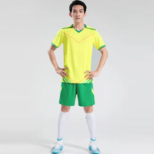 Camisetas de Fútbol Edición Premium OEM ODM, Colores y Nombres Personalizados, Transpirables, 100% Poliéster, Sublimadas con Impresión Térmica, Tallas Grandes - Product Image 1