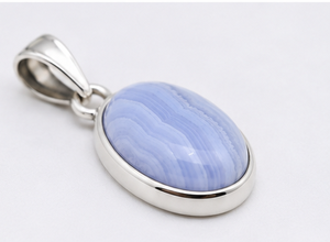 Pendentif en argent avec agate bleue, collier en agate bleue, pendentif ovale en argent sterling, bijoux en pierre bleue, fait main - Product Image 2