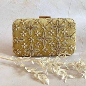 กระเป๋าคลัทช์ปักลายคริสตัลเพชรประดับมุกสำหรับงานเลี้ยงงานแต่งงาน ทำมือสำหรับสุภาพสตรี - Product Image 1