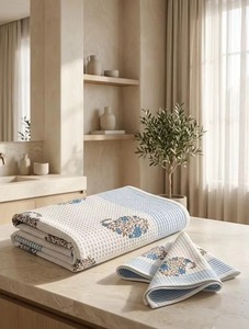 Juego de Toallas de Algodón Waffle con Estampado a Mano Estilo Jaipuri, 1 Toalla de Baño, 2 Toallas de Mano, Suaves, de Secado Rápido y Ecológicas - Product Image 1