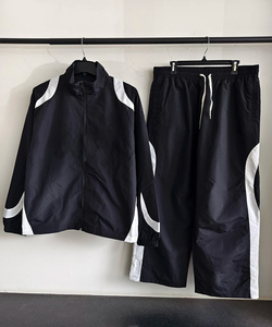 Conjunto Deportivo de Nailon a la Moda – Proveedor de Ropa Urbana con Logotipo Personalizado - Product Image 3