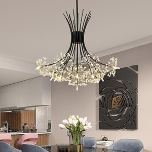Magnifique lustre de style couronne composé de feuilles dorées métalliques entrelacées avec des gouttes de cristal transparentes et des larmes rose pâle suspendues. - Product Image 4