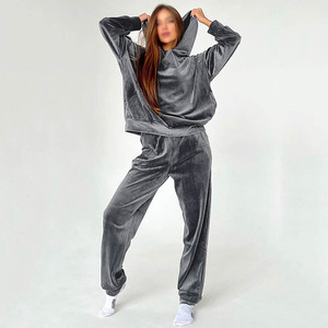 Compre un Nuevo Chándal de Terciopelo a la Moda para Mujer, Chándal de Velour con Logotipo Personalizado, Chándal Deportivo, Conjunto de 2 Piezas - Product Image 3