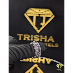 Bague de luxe entièrement sertie de diamants Moissanite en argent sterling 925, style Hip Hop, pour hommes et femmes, par Trisha Jewels - Product Image 3
