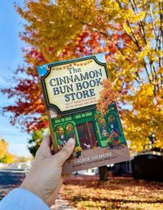 La librería The Cinnamon Bun: Todo lo que se necesita es un poco de azúcar y especias, de Laurie Gilmore, novela en inglés - Product Image 5