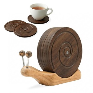 Posavasos Artesanales de Madera de Nogal con Soporte Metálico |   Venta al por mayor desde India - Product Image 2