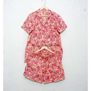 Conjunto de pijama de algodón 100% hecho a mano en India, transpirable, estampado a mano, estilo vintage, ropa de dormir corta para mujer. - Product Image 6