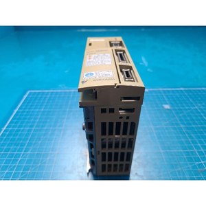 Amplificador de Servoaccionamiento Yaskawa SGD-A5BP Usado Como Está, Piezas de Equipos Semiconductores Legados - Product Image 3