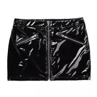 Nouvelle mode : Jupe-short en toile taille haute pour femme avec décorations en fourrure et trous, délavage clair, design sexy à hanches ouvertes