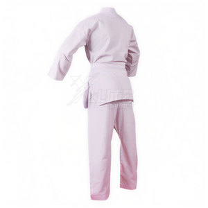 Uniforme de Taekwondo pour hommes au design traditionnel, personnalisable, léger, durable, adapté à tous les niveaux de compétence - Product Image 4