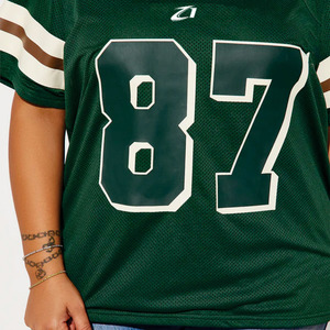 Maillot de football américain vert oversize en maille respirante, style streetwear, avec numéro graphique, haut de gamme, fabrication sous marque privée - Product Image 4