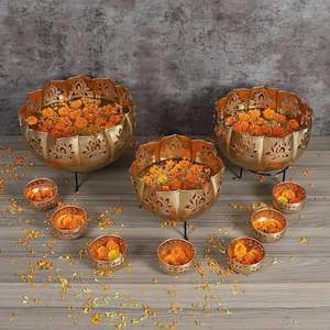 Juego de cuencos Taj Urli de moda para decoración de Puja, de latón duradero, para decoración de Diwali en interiores, cuenco flotante Diya con soporte. - Product Image 1