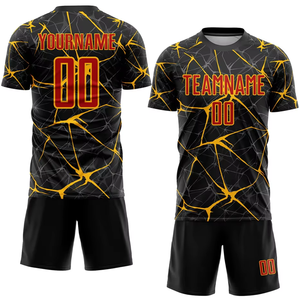 Uniforme de Fútbol para Hombre, Conjunto de Camiseta y Pantalones Cortos Sublimados, Diseño Agrietado Negro y Amarillo, Cuello Redondo, Ajuste Atlético, Absorbe la Humedad - Product Image 2