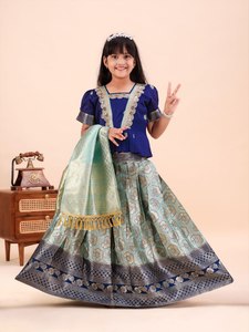 Chaniya Choli traditionnel pour filles, en jacquard, avec blouse brodée de Dori et dupatta assortie, pour toutes les saisons - Product Image 3