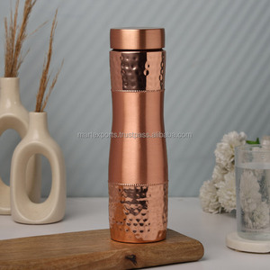 Botella de agua artesanal de cobre macizo para el hogar, la oficina y viajes, que promueve una hidratación saludable, inmunidad y una vida equilibrada. - Product Image 4