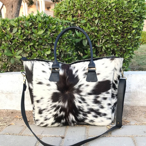 Bolsos de mano de lujo para mujer, hechos a mano con cuero auténtico de vaca, diseño de piel con pelo, bolso de cuero con pelo de vaca. - Product Image 1