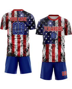 Maillot de football léger et de haute qualité, personnalisé avec le drapeau américain, impression par sublimation, col rond, manches courtes, respirant, en polyester, pour équipe adulte - Product Image 1