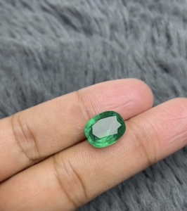 Esmeralda Natural Verde en Forma de Cojín, Gema Suelta de Alta Calidad de 5.0 Quilates para Joyería - Product Image 3