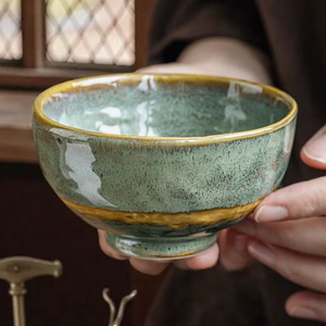 ชามเซรามิคทรงไม่สมมาตรเคลือบสีเขียวแบบนอร์ดิก สำหรับโรงแรม ร้านอาหาร ตกแต่งบ้าน ใส่อาหารเช้า ข้าวโอ๊ต ของหวาน สลัด ผลไม้ โดย UO - Product Image 1